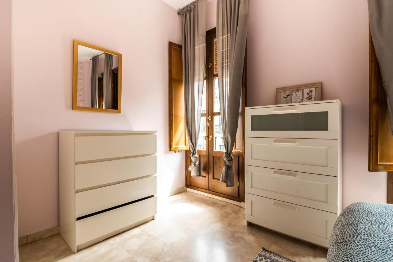 Tuguest Isabel La Catolica II Apartment Granada Bagian luar foto